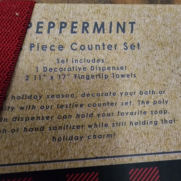 MISTLETOE FARMS Peppermint 3-Pc. Towel & Pump Set - Picture 6 of 7